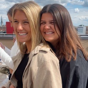 Meet your Posher, Caroline